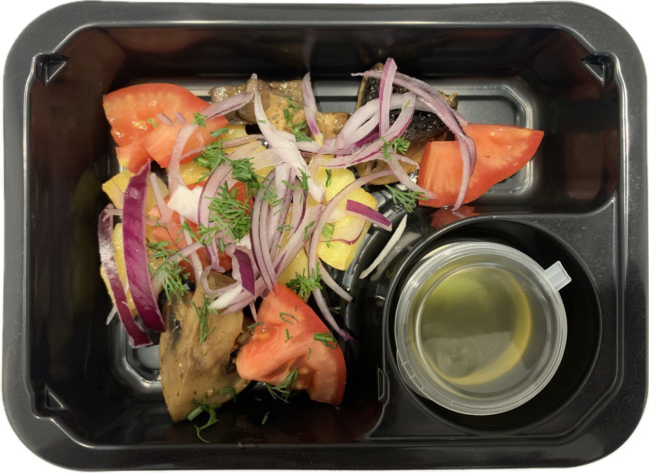 <span style="font-weight: 700;">Обед</span><br>Деревенский салат с картофелем и грибами